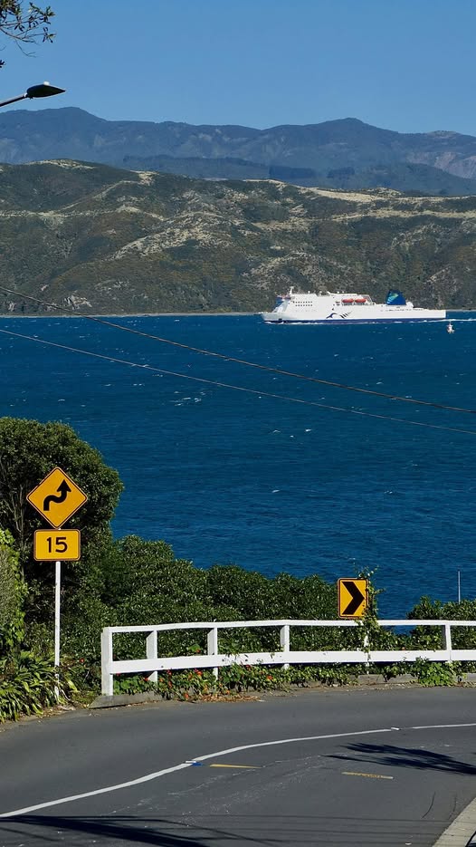 Ferry departing Wellington harbour